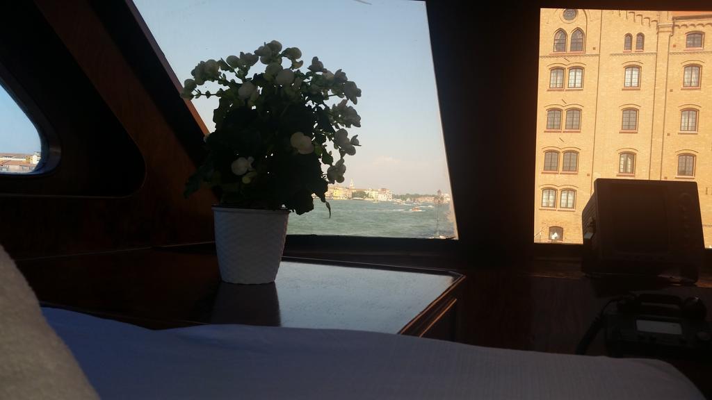 Hotel Yacht Sarah Venezia La Giudecca Zimmer foto